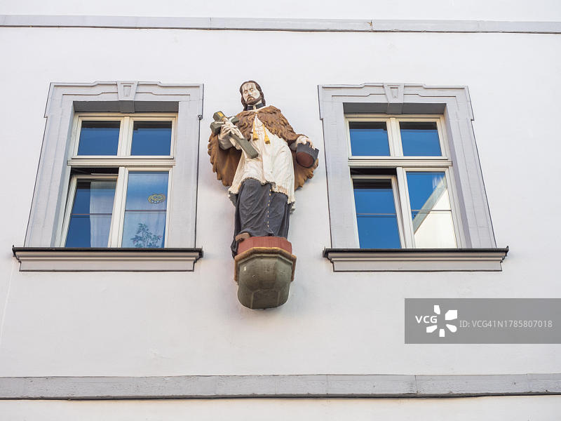 德国巴伐利亚奥克森富特圣人雕塑图片素材