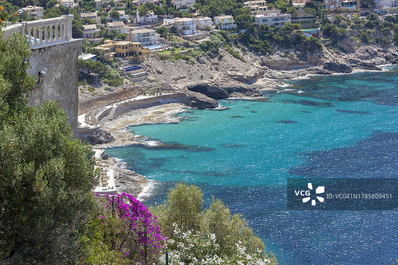 西班牙巴利阿里群岛马略卡岛西南安德拉奇港附近的拉姆普海湾图片素材