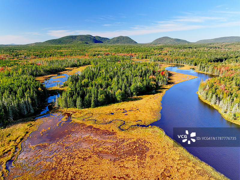 美国缅因州阿卡迪亚国家公园巴斯港沼泽航拍图片素材