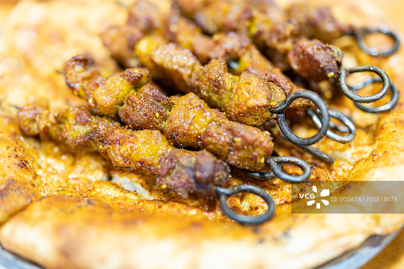 新疆烤肉和馕特写图片素材