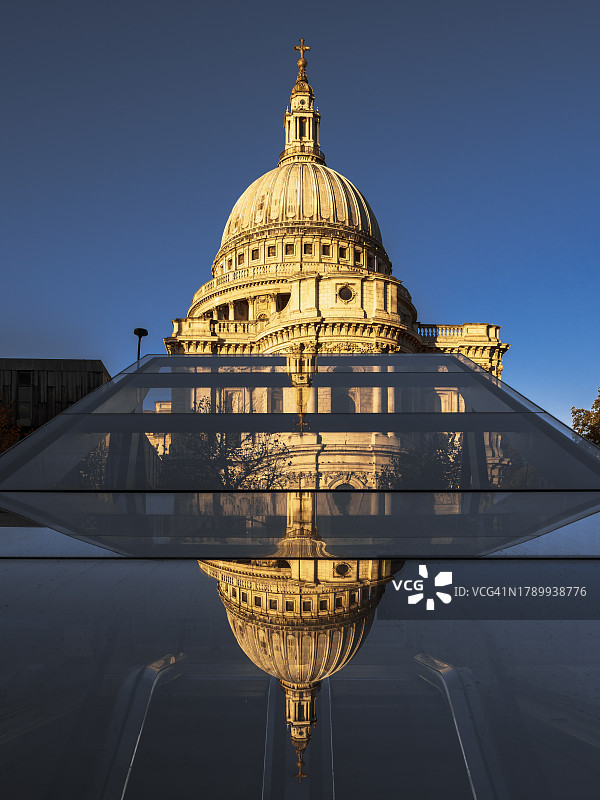 伦敦圣保罗大教堂图片素材