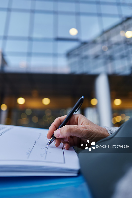 签署文件！图片素材