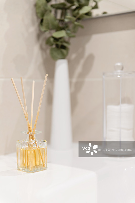 浴室中的香薰挥发器图片素材