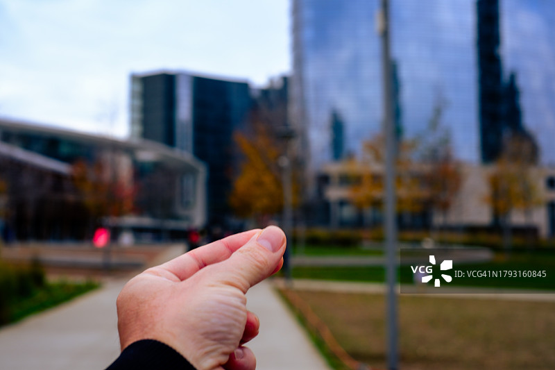 城市中的手势，问候的形式图片素材