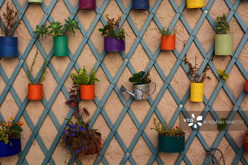 法国悬挂花卉装饰图片素材