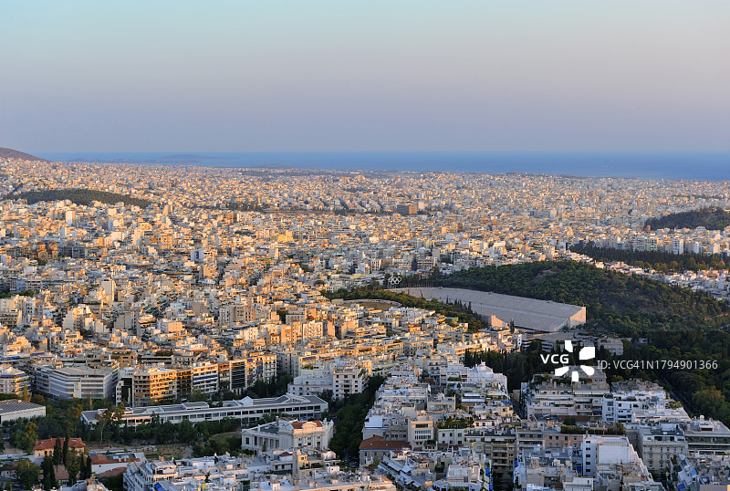 从雅典卫城看利卡维托斯山图片素材