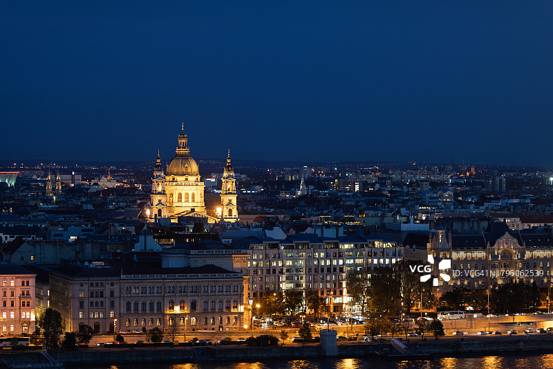 匈牙利布达佩斯圣斯蒂芬大教堂图片素材
