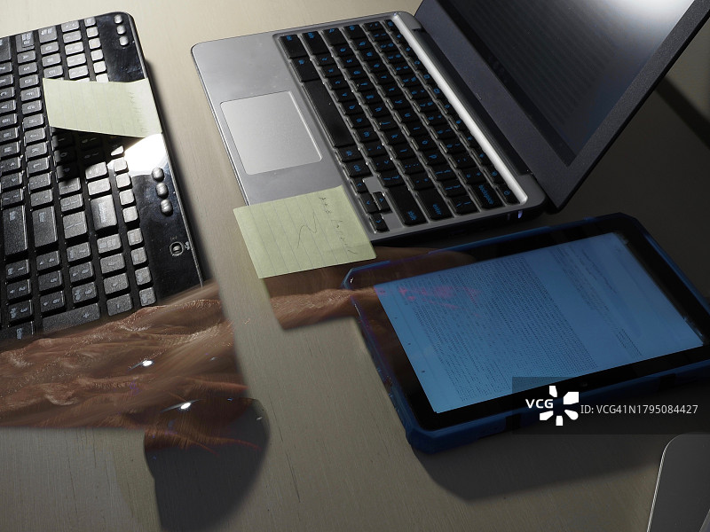 深夜工作场景图片素材