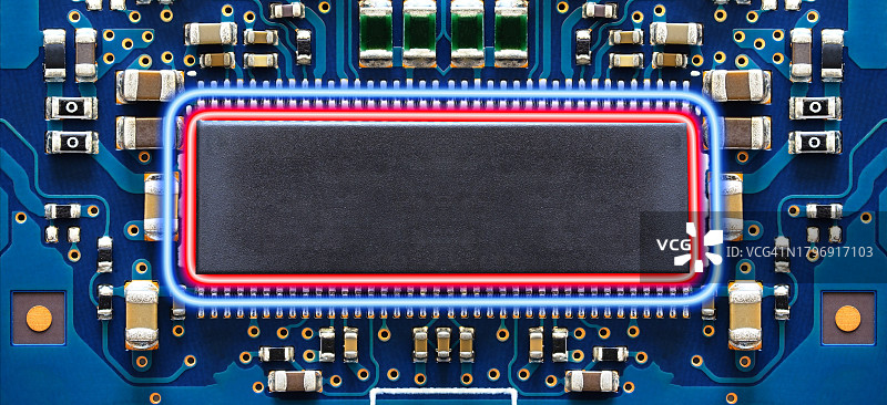 印刷电路板电子芯片组件高角度视图全画幅图片素材