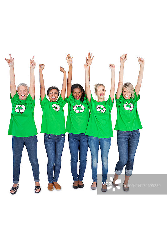 一群快乐的女环保活动家欢呼雀跃图片素材