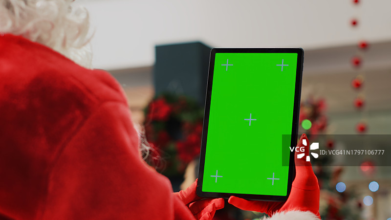 妇女在家使用手机图片素材