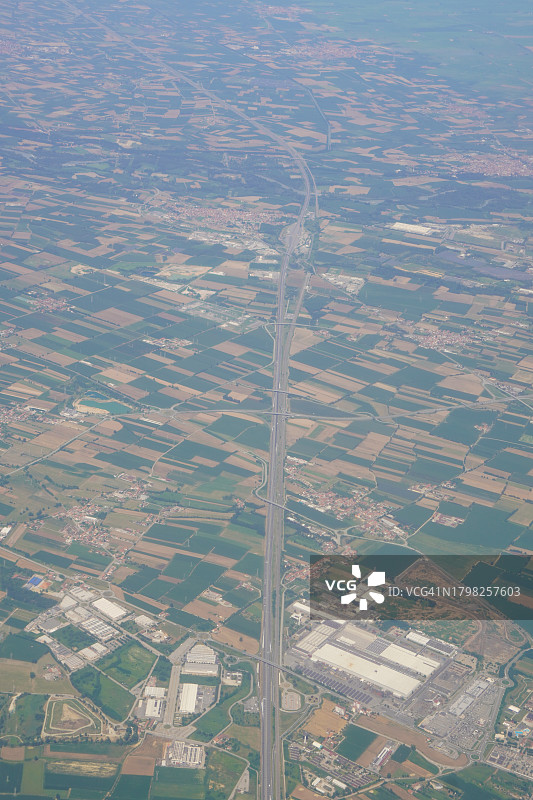 意大利奇瓦索A4高速公路航拍图片素材