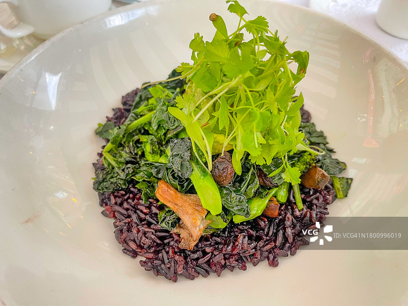 紫色糯米饭碗图片素材