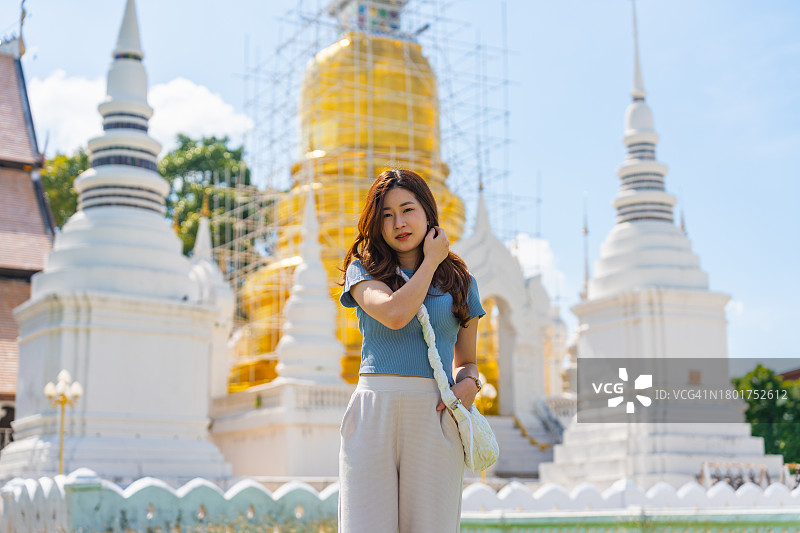 泰国清迈年轻的亚洲游客图片素材