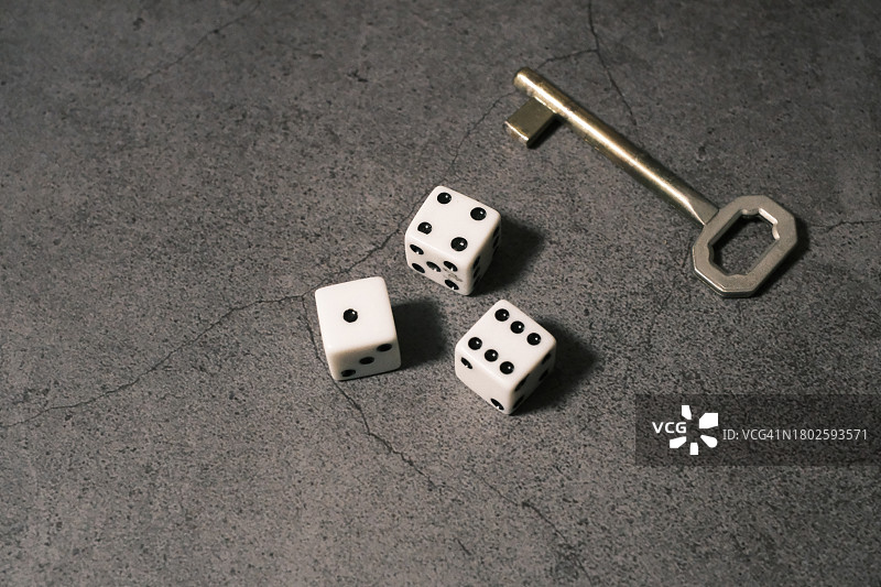 骰子和钥匙，赌局图片素材