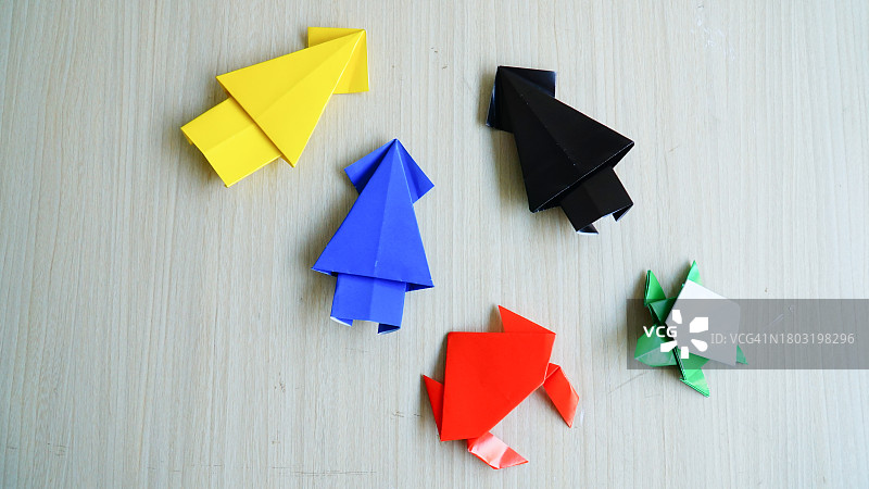 海洋动物造型折纸工艺背景图片素材