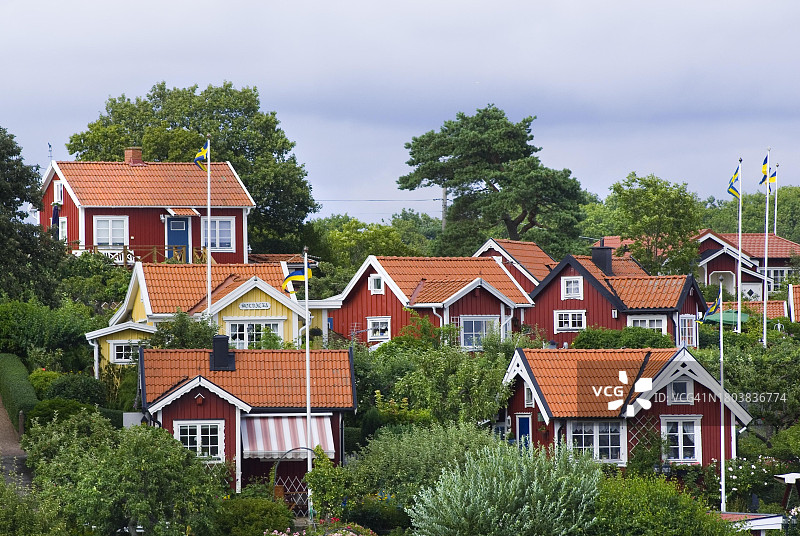 瑞典卡尔斯克鲁纳的典型木屋度假村图片素材