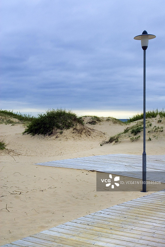 拉脱维亚文茨皮尔斯海滩的阴天图片素材