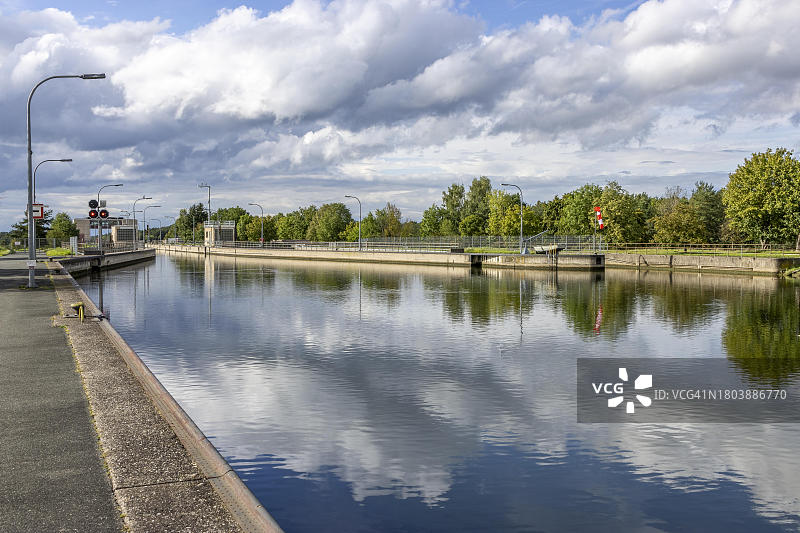 主-多瑙河运河上的埃克斯米伦水闸（海姆法里希），位于德国巴伐利亚州希尔波尔茨泰因图片素材