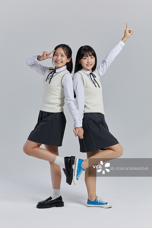 学生，中学生，青少年，校服，教育题材，女学生，女青少年，朋友图片素材