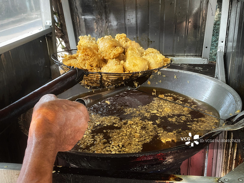 街头小吃油炸豆腐图片素材