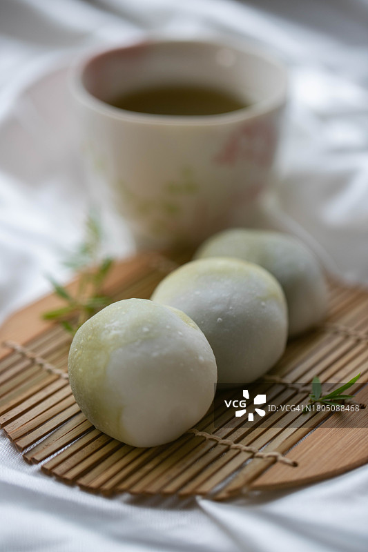 草莓豆沙大福图片素材