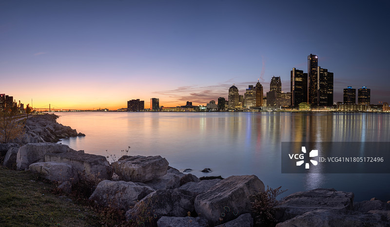 底特律，密歇根州 - 黄昏天际线图片素材