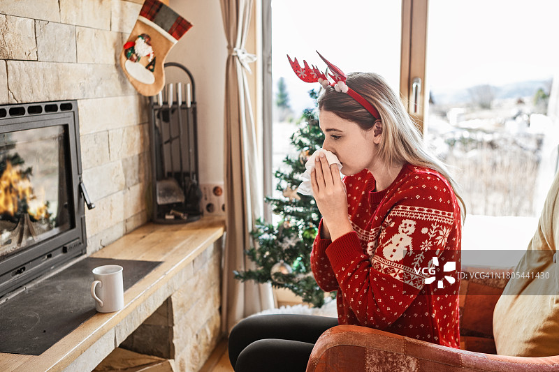 圣诞节感冒的女人图片素材