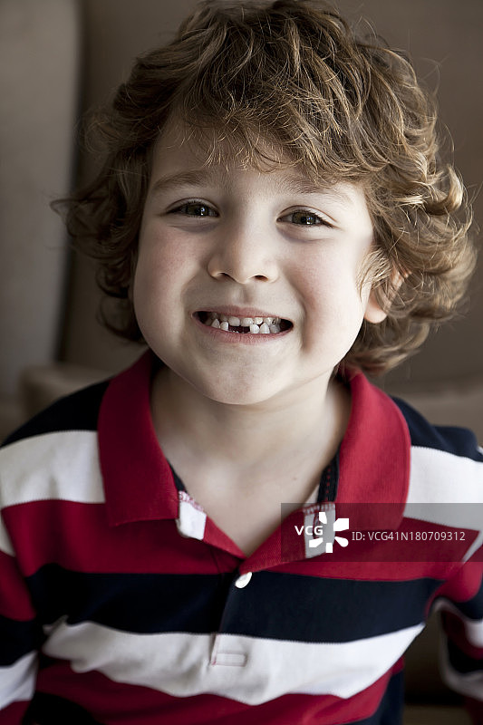 可爱的男孩图片素材