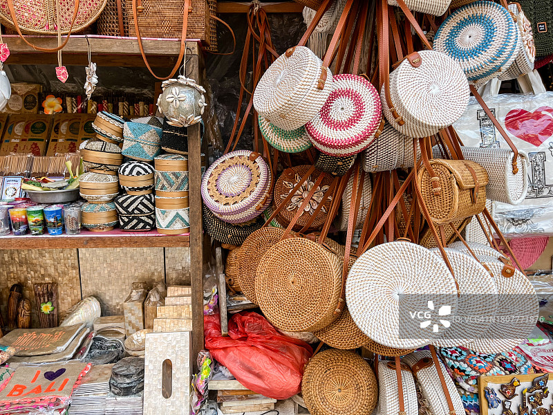 传统乌布藤编包图片素材