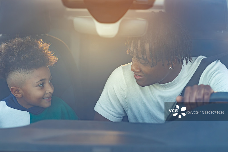 厄瓜多尔二人之旅：一段团结的旅程图片素材