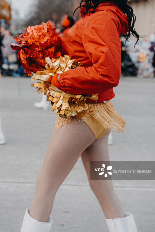 游行中的拉拉队员图片素材