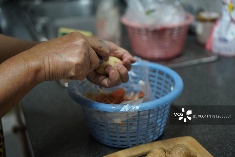 去生姜皮图片素材