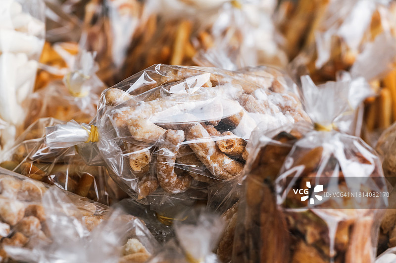 越南风味麻花，塑料包装图片素材