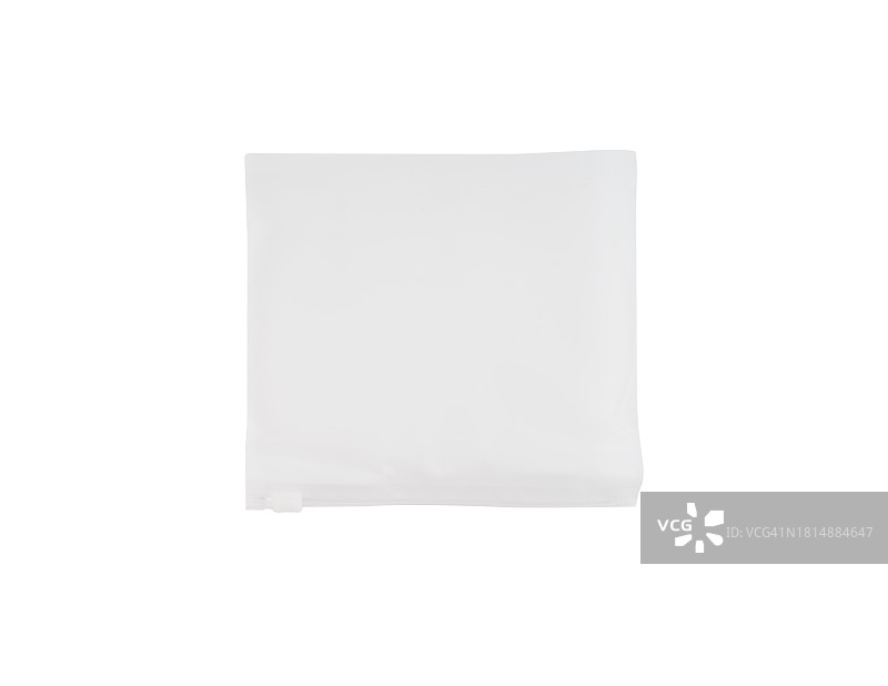 白色背景上带拉链的透明塑料信封文件夹袋。透明文件或证章夹，拉链文件盒图片素材