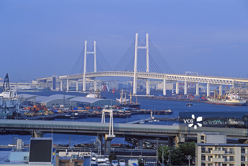 横滨港口和高速公路桥梁，1992年图片素材