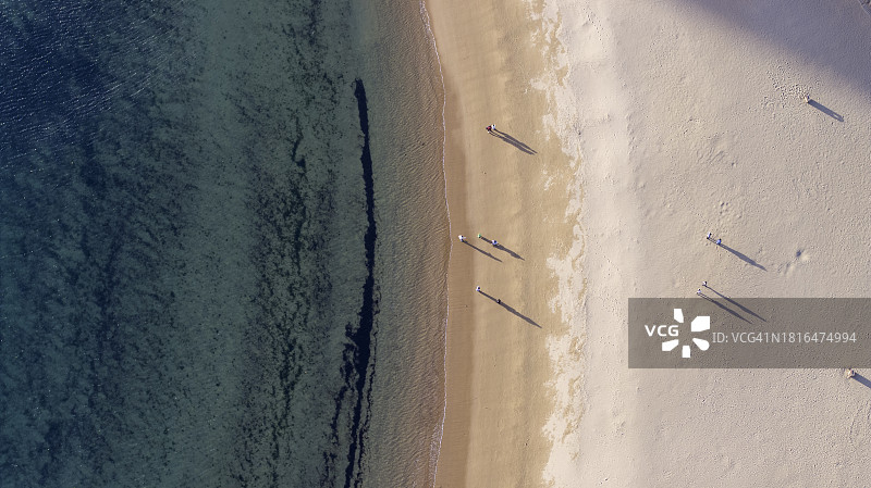 日落时分的海滩航拍图片素材