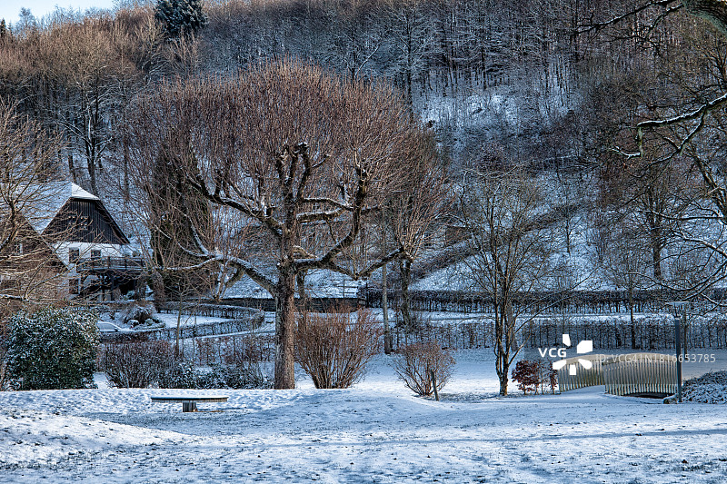 绍尔兰施马伦贝格的冬日山景图片素材