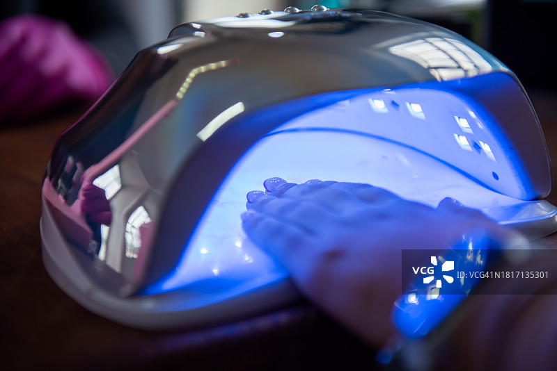 用于指甲干燥的LED灯图片素材