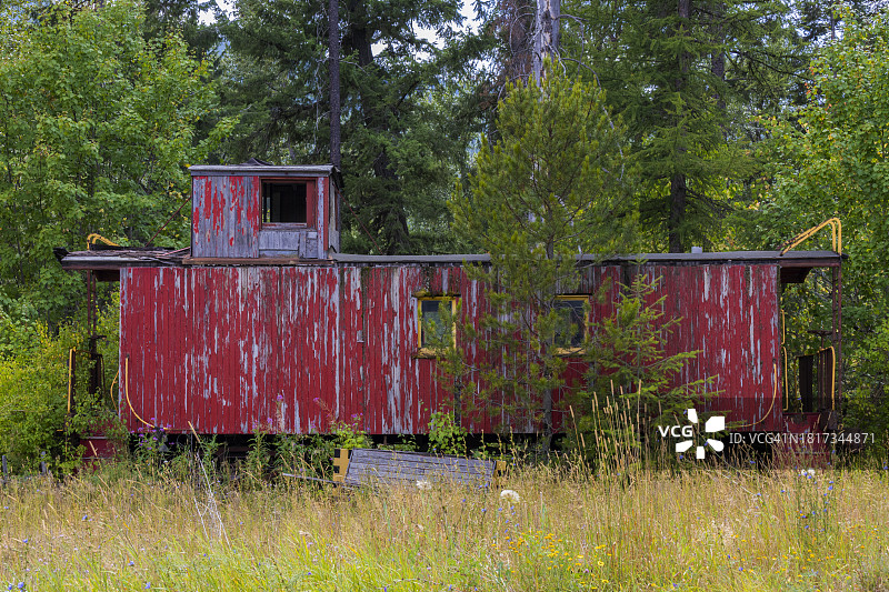 老旧的红色守车图片素材