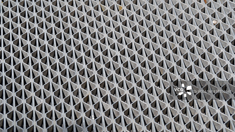 美国纽约州曼哈顿地面铁栅栏特写图片素材