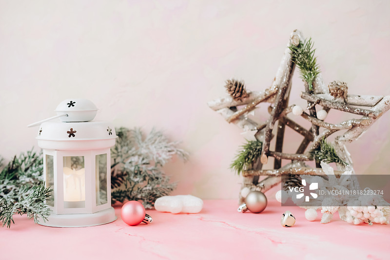 新年灯笼蜡烛松枝装饰图片素材