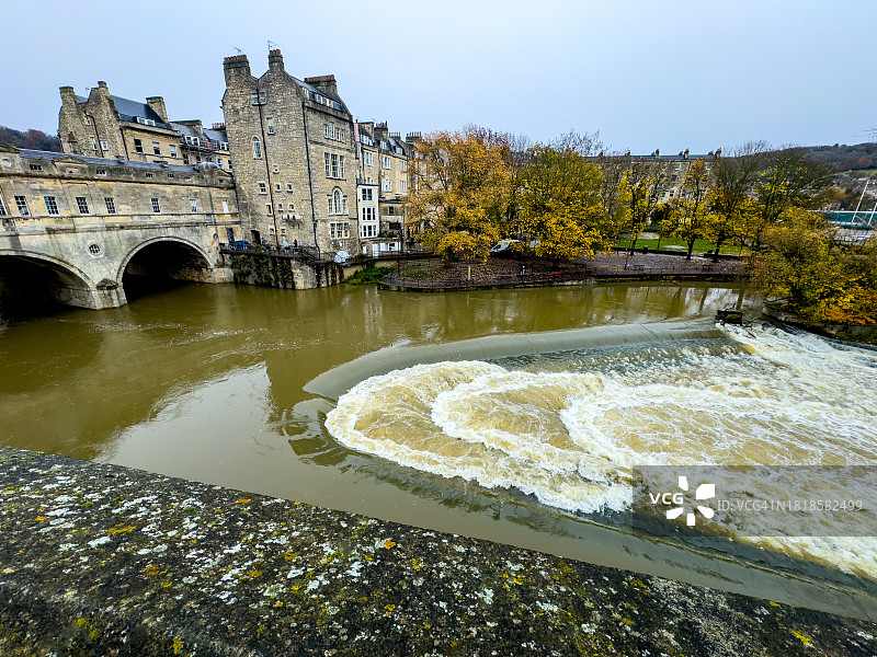 埃文河上的普尔特尼堰图片素材