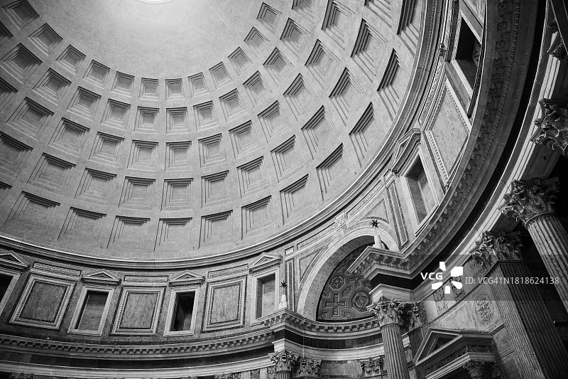 万神殿天花板上的格状装饰图片素材