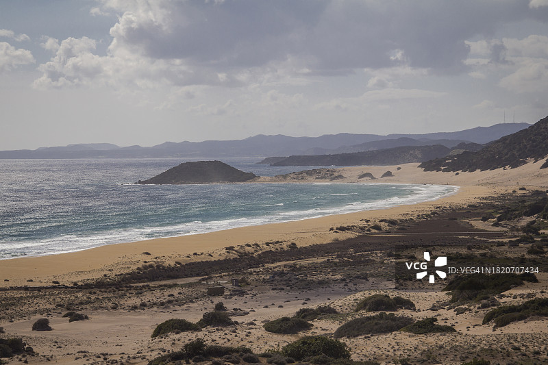 海滩对着天空的美景图片素材