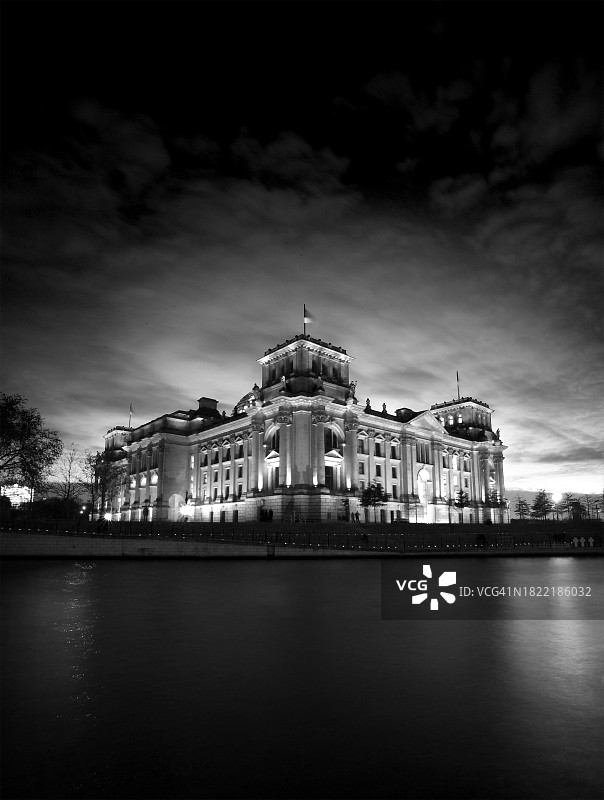 黑白照片：德国柏林国会大厦图片素材