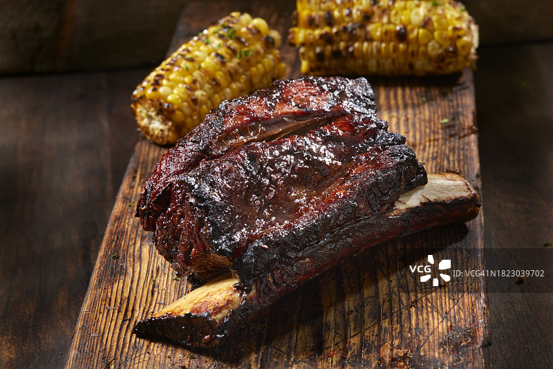 烧烤牛肋排图片素材