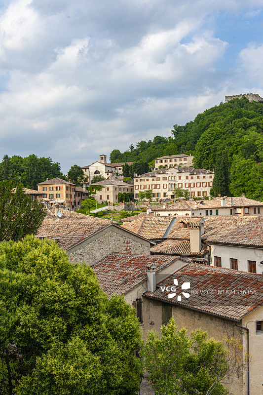 意大利威尼托阿索洛：里科山和中世纪罗卡城堡景观图片素材
