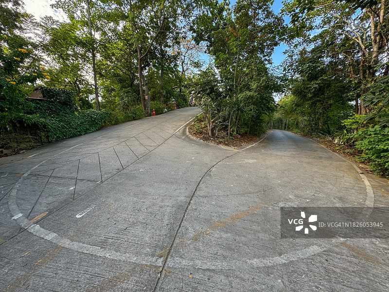 山路弯曲道路图片素材