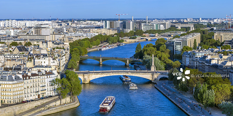 洛朗·吉罗杜 / 巴黎，塞纳河，玛丽桥与圣热内维耶雕像图片素材